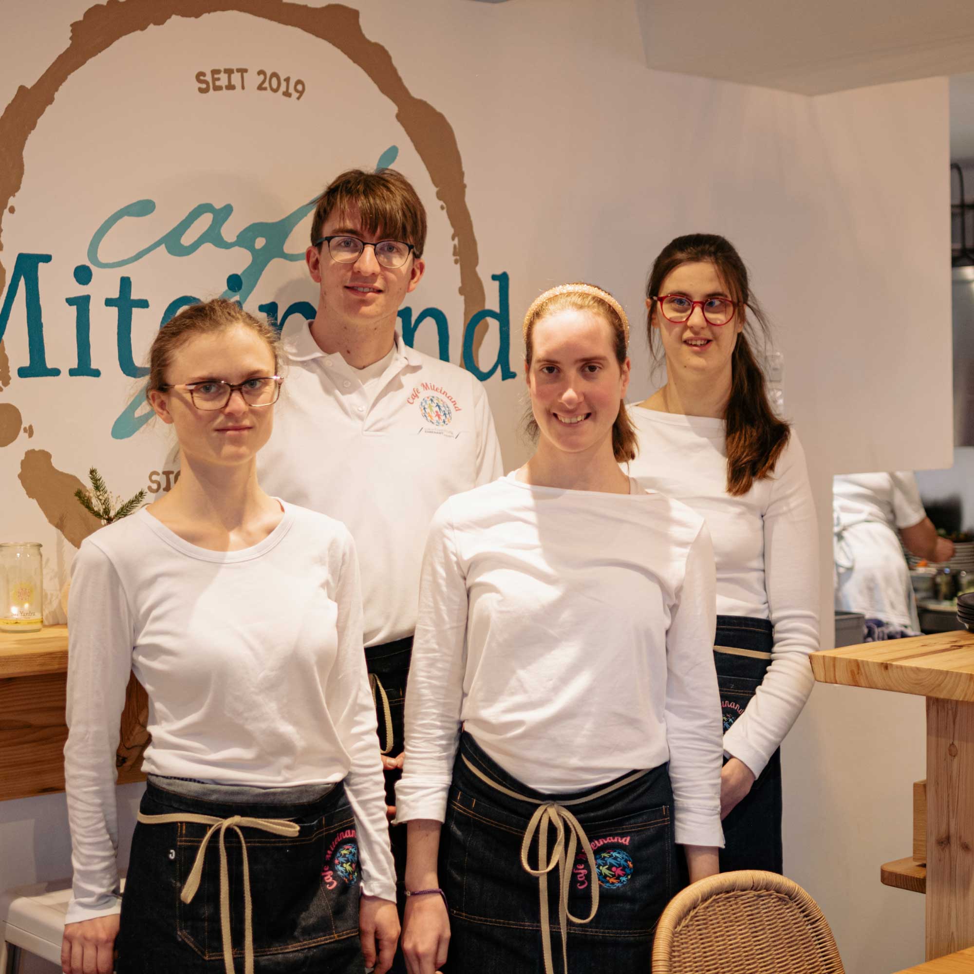 CafeMiteinand—Teamarbeit-323